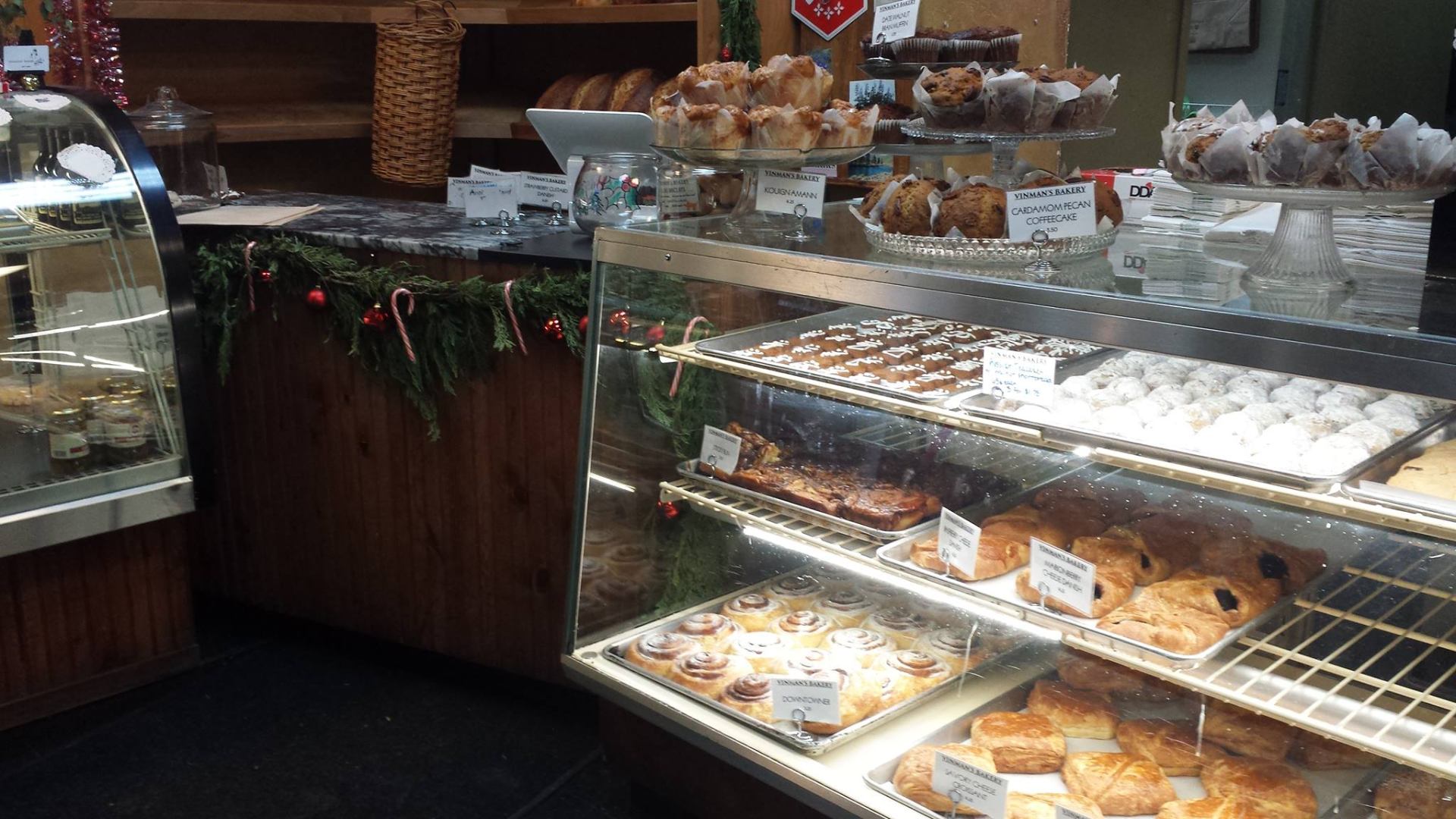 Vinman's Bakery storefront on E University Way in Ellensburg, Washington
